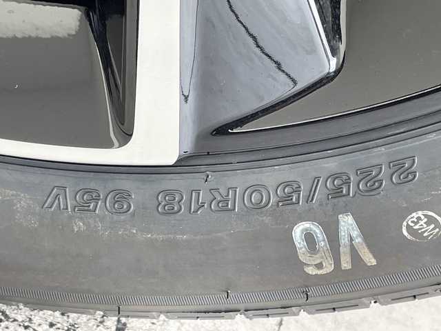 ホンダ ヴェゼル ハイブリッド e:HEV Z 愛知県 2025(令7)年 0.1千km プラチナホワイトパール ホンダセンシング/純正9型ディスプレイオーディオナビ/レーダークルーズコントロール/シートヒーター/バックカメラ/電動リアゲート/コーナーセンサー/純正アルミホイール/ETC2.0/ブラインドスポットモニター/LEDヘッドライト/ステアリングヒーター/ワイヤレス充電機/オートマチックハイビーム/ダウンヒルアシストコントロール/衝突軽減システム/フルセグ/Bluetooth/ステアリングスイッチ/スマートキー/プッシュスタート