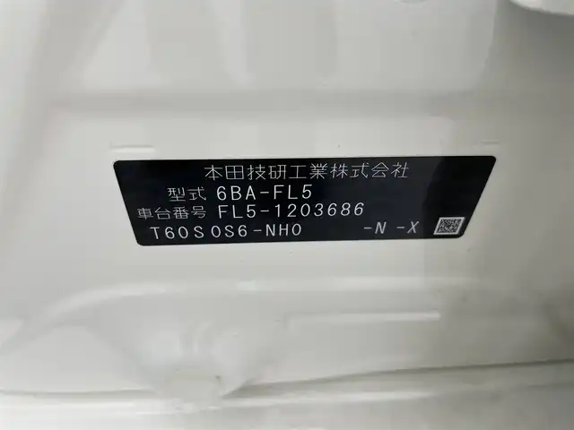 ホンダ シビック タイプR 群馬県 2025(令7)年 0.3万km チャンピオンシップホワイト HONDAコネクトディスプレイ/＝＝＝＝＝/・フルセグTV/USB/BT/FM/AM/・AppleCarPlay/AndroidAuto/＝＝＝＝＝/６速マニュアル　純正９インチナビ　Ｂカメラ　Ｂｒｅｍｂｏキャリパー　リアウィング　ホンダセンシング　純正１９インチＡＷ　ＢＳＭ　ＬＥＤヘッドライト　衝突軽減ブレーキ　クリアランスソナー　ＥＴＣ　禁煙車