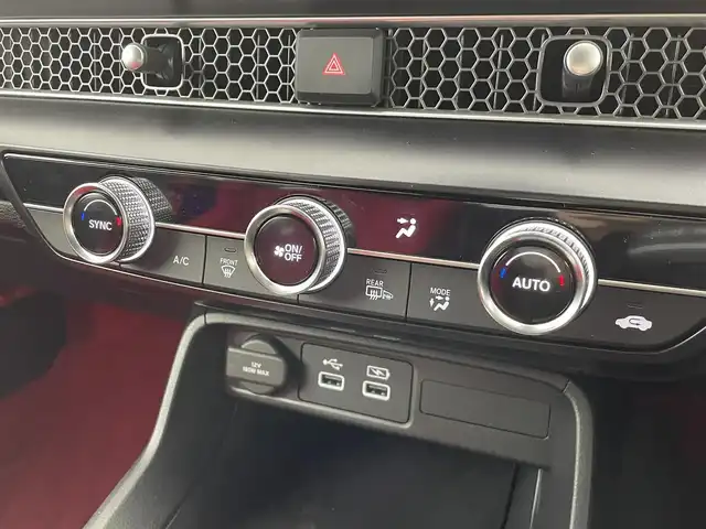 ホンダ シビック タイプR 群馬県 2025(令7)年 0.3万km チャンピオンシップホワイト HONDAコネクトディスプレイ/＝＝＝＝＝/・フルセグTV/USB/BT/FM/AM/・AppleCarPlay/AndroidAuto/＝＝＝＝＝/６速マニュアル　純正９インチナビ　Ｂカメラ　Ｂｒｅｍｂｏキャリパー　リアウィング　ホンダセンシング　純正１９インチＡＷ　ＢＳＭ　ＬＥＤヘッドライト　衝突軽減ブレーキ　クリアランスソナー　ＥＴＣ　禁煙車
