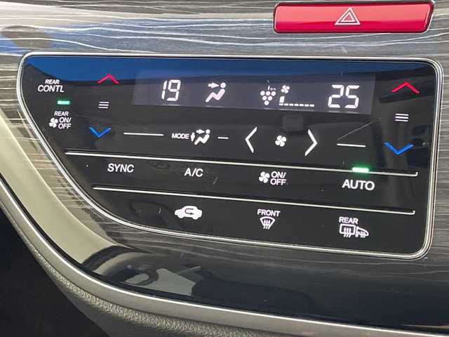 ホンダ オデッセイ アブソルート・EXホンダセンジング 岐阜県 2016(平28)年 7万km プレミアムヴィーナスブラックP 純正ナビゲーション/FM AM/CD DVD/USB/Bluetooth /HDMI/iPod/フルセグテレビ/全周囲カメラ/革巻きステアリング/ステアリングリモコン/両側パワースライドドア/純正ビルトインETC/前方ドライブレコーダー/スマートキー/プッシュスタート/スペアキー/バニティランプ/ホンダセンシング/衝突被害軽減ブレーキ/ACC先行車検知機能/先行車発信お知らせ機能/路外逸脱抑制システム/レーンキープアシストシステム/ブラインドスポットビューモニター/コーナーセンサー/横滑り防止装置/標識認識機能