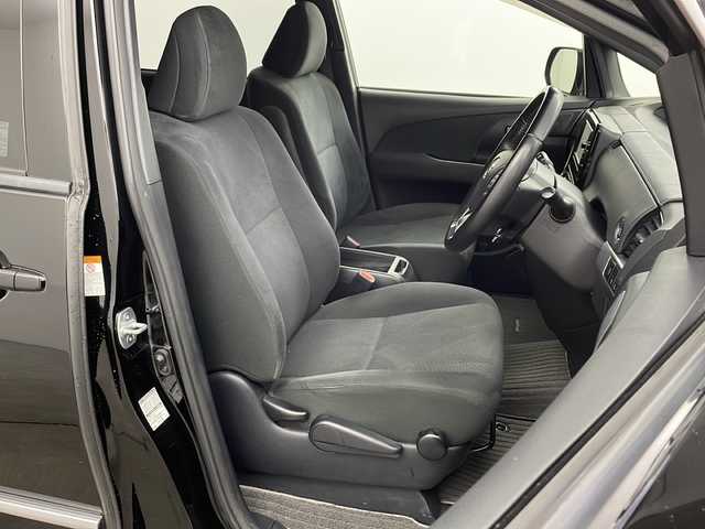 トヨタ エスティマ アエラス 兵庫県 2016(平28)年 6.9万km ブラック ・ワンオーナー車/・純正ナビ/Bluetooth/CD/DVD/TV/・バックカメラ/・トヨタセーフティセンス/・プリクラッシュセーフティ/・レーンディバーチャーアラート/・オートハイビーム/・クルーズコントロール/・先行車発進告知/・両側パワースライドドア/・純正11インチフリップダウンモニター/・ガラスサンルーフ/・2列目オットマン/・純正フロアマット/・ステアリングスイッチ/・LEDヘッドライト/・純正18インチアルミホイールタイヤ/・スマートキー/・スペアキー