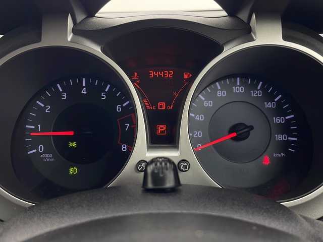 日産 ジューク 16GT FOUR 秋田県 2011(平23)年 3.5万km ラディアントレッド 4WD/純正ナビ　/ワンセグTV/AM/FM/CD/DVD/バックカメラ　/横滑り防止装置　/HIDヘッドライト　/フォグランプ　/オートライト　/スペアキー　/プッシュスタート　/純正アルミホイール　/社外フロアマット　/オートエアコン　/電動格納ミラー/取扱説明書/保証書