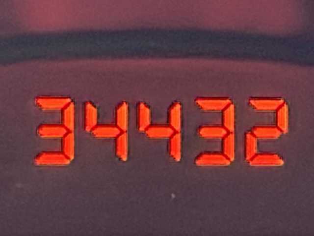 日産 ジューク 16GT FOUR 秋田県 2011(平23)年 3.5万km ラディアントレッド 4WD/純正ナビ　/ワンセグTV/AM/FM/CD/DVD/バックカメラ　/横滑り防止装置　/HIDヘッドライト　/フォグランプ　/オートライト　/スペアキー　/プッシュスタート　/純正アルミホイール　/社外フロアマット　/オートエアコン　/電動格納ミラー/取扱説明書/保証書