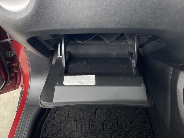 日産 ジューク 16GT FOUR 秋田県 2011(平23)年 3.5万km ラディアントレッド 4WD/純正ナビ　/ワンセグTV/AM/FM/CD/DVD/バックカメラ　/横滑り防止装置　/HIDヘッドライト　/フォグランプ　/オートライト　/スペアキー　/プッシュスタート　/純正アルミホイール　/社外フロアマット　/オートエアコン　/電動格納ミラー/取扱説明書/保証書