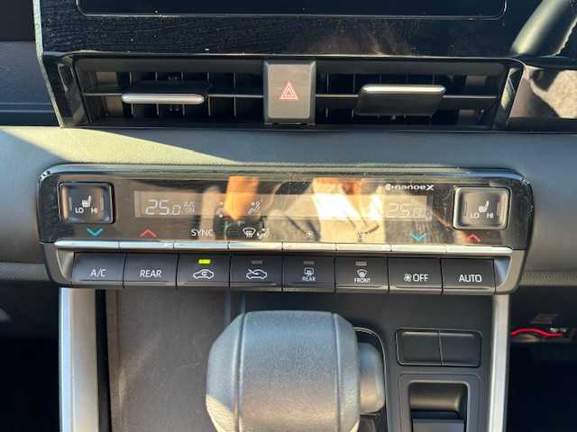 トヨタ ヴォクシー S－G 宮城県 2022(令4)年 2.6万km アティチュードブラックマイカ 登録時走行距離２５５１１ｋｍ/ワンオーナー/両側パワースライドドア/レーダークルーズコントロール/プリクラッシュセーフティ/バックカメラ/デジタルインナーミラー/純正ナビ/・フルセグテレビ/・Bluetooth/・ミラキャスト/レーンキープ/純正ドライブレコーダー/純正アルミホイール/ウインカーミラー/ＬＥＤヘッドライト/オートライト/オートマチックハイビーム/電動パーキング/ブレーキホールド/スマートキー/スペアキー/横滑り防止機能/純正フロアマット