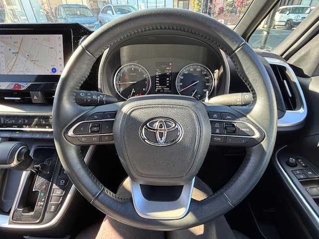 トヨタ ヴォクシー S－G 宮城県 2022(令4)年 2.6万km アティチュードブラックマイカ 登録時走行距離２５５１１ｋｍ/ワンオーナー/両側パワースライドドア/レーダークルーズコントロール/プリクラッシュセーフティ/バックカメラ/デジタルインナーミラー/純正ナビ/・フルセグテレビ/・Bluetooth/・ミラキャスト/レーンキープ/純正ドライブレコーダー/純正アルミホイール/ウインカーミラー/ＬＥＤヘッドライト/オートライト/オートマチックハイビーム/電動パーキング/ブレーキホールド/スマートキー/スペアキー/横滑り防止機能/純正フロアマット