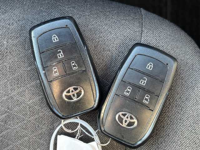 トヨタ ヴォクシー S－G 宮城県 2022(令4)年 2.6万km アティチュードブラックマイカ 登録時走行距離２５５１１ｋｍ/ワンオーナー/両側パワースライドドア/レーダークルーズコントロール/プリクラッシュセーフティ/バックカメラ/デジタルインナーミラー/純正ナビ/・フルセグテレビ/・Bluetooth/・ミラキャスト/レーンキープ/純正ドライブレコーダー/純正アルミホイール/ウインカーミラー/ＬＥＤヘッドライト/オートライト/オートマチックハイビーム/電動パーキング/ブレーキホールド/スマートキー/スペアキー/横滑り防止機能/純正フロアマット