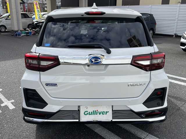 ダイハツ ロッキー プレミアム G HEV 広島県 2024(令6)年 0.6万km シャイニングホワイトパール /登録時走行距離/　　　　　　　5434キロ/ワンオーナー/社外ナビ/バックカメラ/地デジ/エアロ/シートヒーター/クルーズコントロール/スペアキー×１/ビルトインETC/新車時整備手帳/　　【保証書】/取扱説明書/