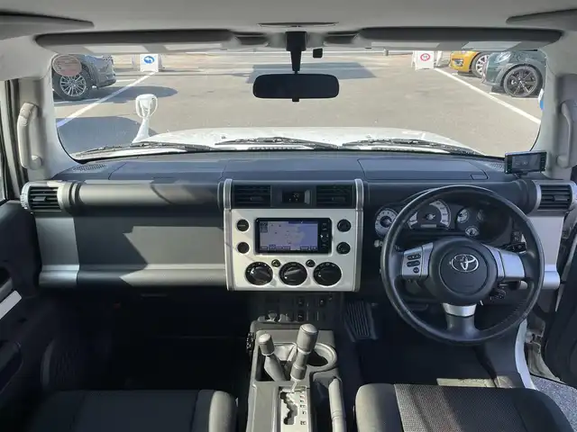 トヨタ ＦＪクルーザー カラーパッケージ 長崎県 2017(平29)年 4.7万km ホワイト 純正SDナビ/CD/DVD/BT/フルセグTV/バックカメラ/クルーズコントロール/社外レーダー(ZERO 702V)/ステアリングスイッチ/コーナーセンサー/ETC/スペアキー