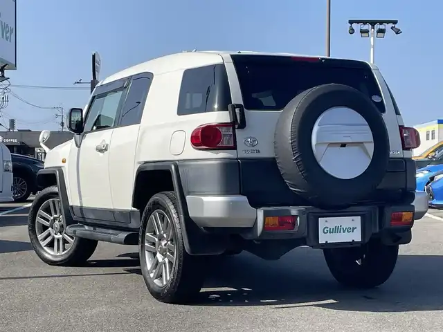 トヨタ ＦＪクルーザー カラーパッケージ 長崎県 2017(平29)年 4.7万km ホワイト 純正SDナビ/CD/DVD/BT/フルセグTV/バックカメラ/クルーズコントロール/社外レーダー(ZERO 702V)/ステアリングスイッチ/コーナーセンサー/ETC/スペアキー