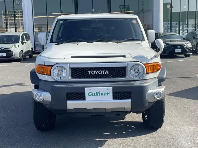 トヨタ ＦＪクルーザー カラーパッケージ 長崎県 2017(平29)年 4.7万km ホワイト 純正SDナビ/CD/DVD/BT/フルセグTV/バックカメラ/クルーズコントロール/社外レーダー(ZERO 702V)/ステアリングスイッチ/コーナーセンサー/ETC/スペアキー