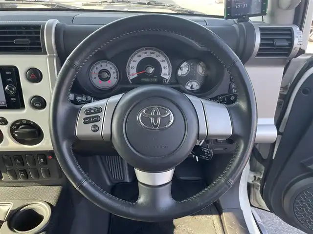 トヨタ ＦＪクルーザー カラーパッケージ 長崎県 2017(平29)年 4.7万km ホワイト 純正SDナビ/CD/DVD/BT/フルセグTV/バックカメラ/クルーズコントロール/社外レーダー(ZERO 702V)/ステアリングスイッチ/コーナーセンサー/ETC/スペアキー