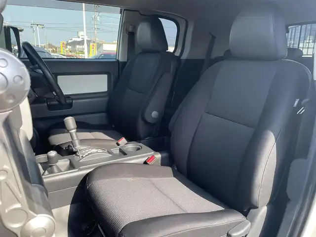 トヨタ ＦＪクルーザー カラーパッケージ 長崎県 2017(平29)年 4.7万km ホワイト 純正SDナビ/CD/DVD/BT/フルセグTV/バックカメラ/クルーズコントロール/社外レーダー(ZERO 702V)/ステアリングスイッチ/コーナーセンサー/ETC/スペアキー