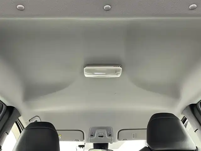 トヨタ プリウス Sツーリングセレクション 群馬県 2021(令3)年 6.3万km プラチナホワイトパールマイカ 純正８インチディスプレイオーディオ　パノラミックビューモニター　レーダークルーズコントロール　ＡＨＢ　シートヒーター　純正１７インチＡＷ　ステアリングリモコン　クリアランスソナー　ＥＴＣ２．０　禁煙車