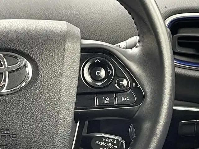 トヨタ プリウス Sツーリングセレクション 群馬県 2021(令3)年 6.3万km プラチナホワイトパールマイカ 純正８インチディスプレイオーディオ　パノラミックビューモニター　レーダークルーズコントロール　ＡＨＢ　シートヒーター　純正１７インチＡＷ　ステアリングリモコン　クリアランスソナー　ＥＴＣ２．０　禁煙車