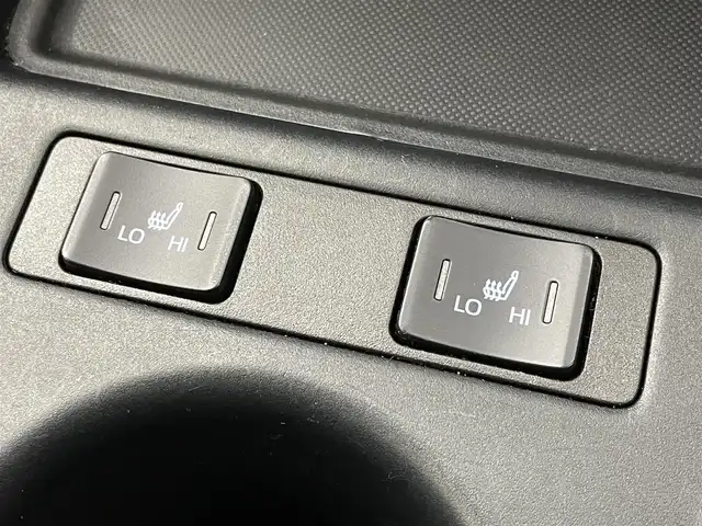 トヨタ プリウス Sツーリングセレクション 群馬県 2021(令3)年 6.3万km プラチナホワイトパールマイカ 純正８インチディスプレイオーディオ　パノラミックビューモニター　レーダークルーズコントロール　ＡＨＢ　シートヒーター　純正１７インチＡＷ　ステアリングリモコン　クリアランスソナー　ＥＴＣ２．０　禁煙車