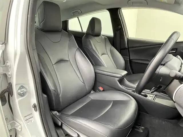 トヨタ プリウス Sツーリングセレクション 群馬県 2021(令3)年 6.3万km プラチナホワイトパールマイカ 純正８インチディスプレイオーディオ　パノラミックビューモニター　レーダークルーズコントロール　ＡＨＢ　シートヒーター　純正１７インチＡＷ　ステアリングリモコン　クリアランスソナー　ＥＴＣ２．０　禁煙車