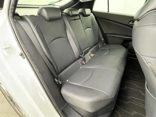 トヨタ プリウス Sツーリングセレクション 群馬県 2021(令3)年 6.3万km プラチナホワイトパールマイカ 純正８インチディスプレイオーディオ　パノラミックビューモニター　レーダークルーズコントロール　ＡＨＢ　シートヒーター　純正１７インチＡＷ　ステアリングリモコン　クリアランスソナー　ＥＴＣ２．０　禁煙車