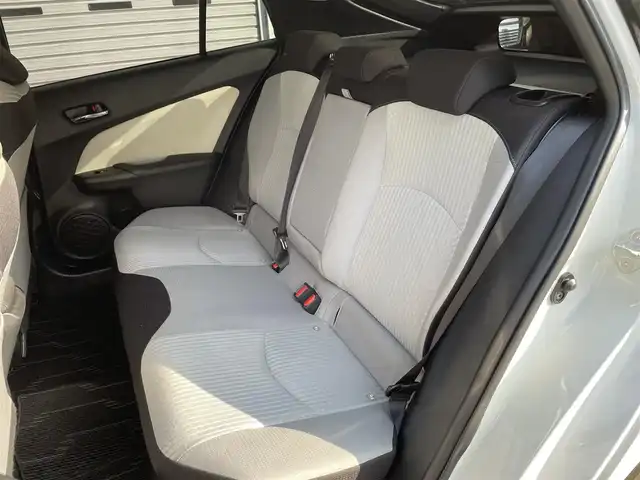 トヨタ プリウス S 道央・札幌 2016(平28)年 13.5万km ホワイトパールクリスタルシャイン (株)IDOMが運営する【じしゃロン札幌豊平店】の自社ローン専用車両になりますこちらは現金またはオートローンご利用時の価格です。自社ローンご希望の方は別途その旨お申付け下さい/スマートキー/純正ナビ・TV/バックカメラ/ETC/社外エアロ/社外17AW/LEDライト