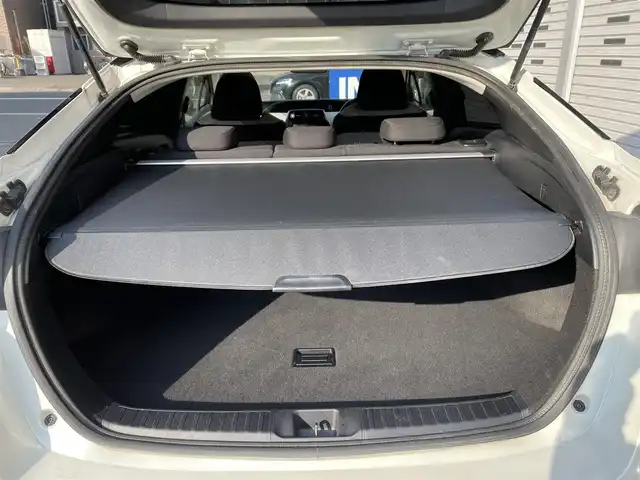 トヨタ プリウス S 道央・札幌 2016(平28)年 13.5万km ホワイトパールクリスタルシャイン (株)IDOMが運営する【じしゃロン札幌豊平店】の自社ローン専用車両になりますこちらは現金またはオートローンご利用時の価格です。自社ローンご希望の方は別途その旨お申付け下さい/スマートキー/純正ナビ・TV/バックカメラ/ETC/社外エアロ/社外17AW/LEDライト