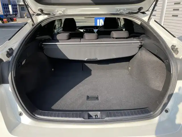 トヨタ プリウス S 道央・札幌 2016(平28)年 13.5万km ホワイトパールクリスタルシャイン (株)IDOMが運営する【じしゃロン札幌豊平店】の自社ローン専用車両になりますこちらは現金またはオートローンご利用時の価格です。自社ローンご希望の方は別途その旨お申付け下さい/スマートキー/純正ナビ・TV/バックカメラ/ETC/社外エアロ/社外17AW/LEDライト