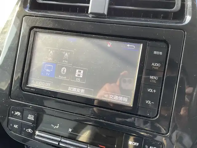 トヨタ プリウス S 道央・札幌 2016(平28)年 13.5万km ホワイトパールクリスタルシャイン (株)IDOMが運営する【じしゃロン札幌豊平店】の自社ローン専用車両になりますこちらは現金またはオートローンご利用時の価格です。自社ローンご希望の方は別途その旨お申付け下さい/スマートキー/純正ナビ・TV/バックカメラ/ETC/社外エアロ/社外17AW/LEDライト