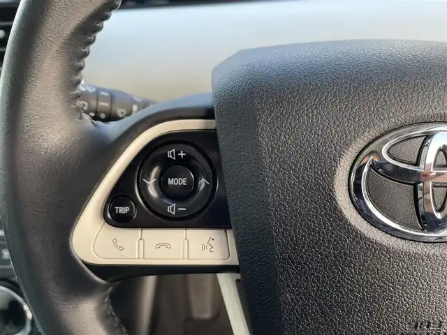 トヨタ プリウス S 道央・札幌 2016(平28)年 13.5万km ホワイトパールクリスタルシャイン (株)IDOMが運営する【じしゃロン札幌豊平店】の自社ローン専用車両になりますこちらは現金またはオートローンご利用時の価格です。自社ローンご希望の方は別途その旨お申付け下さい/スマートキー/純正ナビ・TV/バックカメラ/ETC/社外エアロ/社外17AW/LEDライト