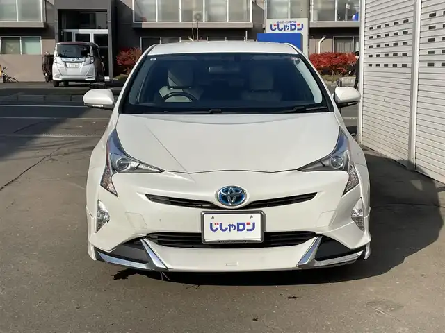 トヨタ プリウス S 道央・札幌 2016(平28)年 13.5万km ホワイトパールクリスタルシャイン (株)IDOMが運営する【じしゃロン札幌豊平店】の自社ローン専用車両になりますこちらは現金またはオートローンご利用時の価格です。自社ローンご希望の方は別途その旨お申付け下さい/スマートキー/純正ナビ・TV/バックカメラ/ETC/社外エアロ/社外17AW/LEDライト
