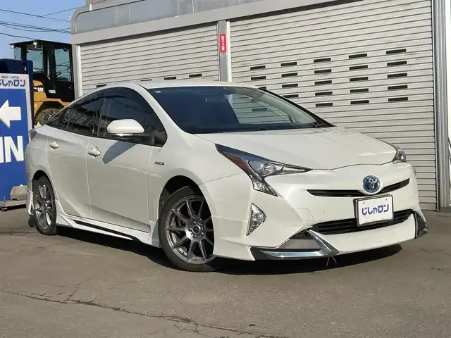 トヨタ プリウス S 道央・札幌 2016(平28)年 13.5万km ホワイトパールクリスタルシャイン (株)IDOMが運営する【じしゃロン札幌豊平店】の自社ローン専用車両になりますこちらは現金またはオートローンご利用時の価格です。自社ローンご希望の方は別途その旨お申付け下さい/スマートキー/純正ナビ・TV/バックカメラ/ETC/社外エアロ/社外17AW/LEDライト