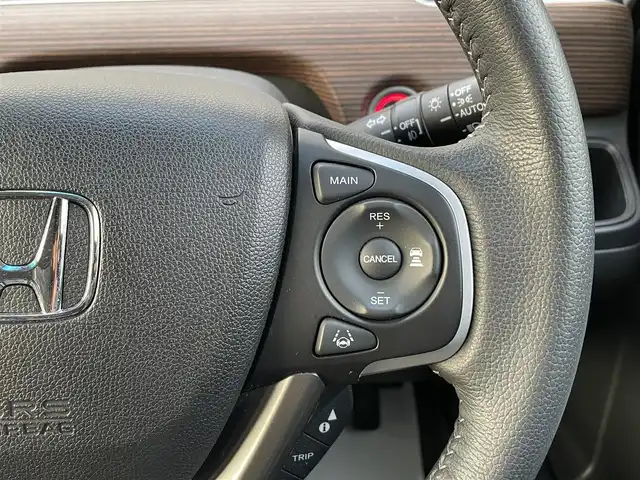 ホンダ フリード ハイブリット クロスター 福岡県 2022(令4)年 1.7万km クリスタルブラックパール 純正9型SDナビ(フルセグTV/CD/DVD/BT)/バックカメラ/コーナーセンサー/ホンダセンシング/ドラレコ/両側電動/クルコン/ETC/シートヒーター/USB/純正フロアマット/純正LED/純正アルミホイール/プッシュスタート/スマートキー