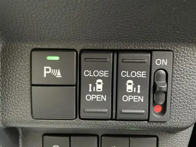 ホンダ フリード ハイブリット クロスター 福岡県 2022(令4)年 1.7万km クリスタルブラックパール 純正9型SDナビ(フルセグTV/CD/DVD/BT)/バックカメラ/コーナーセンサー/ホンダセンシング/ドラレコ/両側電動/クルコン/ETC/シートヒーター/USB/純正フロアマット/純正LED/純正アルミホイール/プッシュスタート/スマートキー