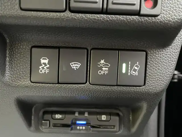 ホンダ フリード ハイブリット クロスター 福岡県 2022(令4)年 1.7万km クリスタルブラックパール 純正9型SDナビ(フルセグTV/CD/DVD/BT)/バックカメラ/コーナーセンサー/ホンダセンシング/ドラレコ/両側電動/クルコン/ETC/シートヒーター/USB/純正フロアマット/純正LED/純正アルミホイール/プッシュスタート/スマートキー