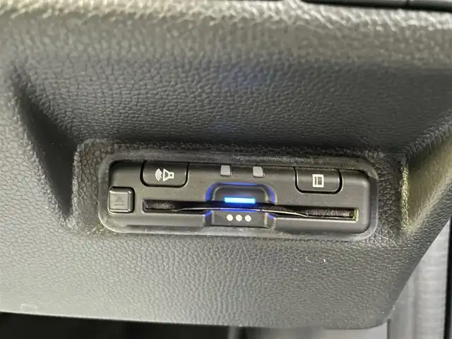 ホンダ フリード ハイブリット クロスター 福岡県 2022(令4)年 1.7万km クリスタルブラックパール 純正9型SDナビ(フルセグTV/CD/DVD/BT)/バックカメラ/コーナーセンサー/ホンダセンシング/ドラレコ/両側電動/クルコン/ETC/シートヒーター/USB/純正フロアマット/純正LED/純正アルミホイール/プッシュスタート/スマートキー