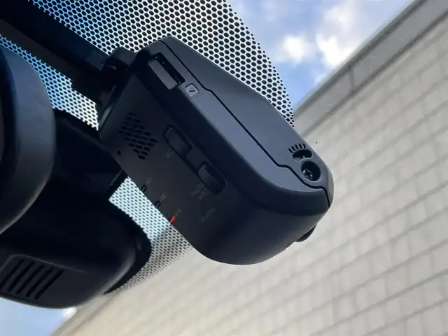 ホンダ フリード ハイブリット クロスター 福岡県 2022(令4)年 1.7万km クリスタルブラックパール 純正9型SDナビ(フルセグTV/CD/DVD/BT)/バックカメラ/コーナーセンサー/ホンダセンシング/ドラレコ/両側電動/クルコン/ETC/シートヒーター/USB/純正フロアマット/純正LED/純正アルミホイール/プッシュスタート/スマートキー