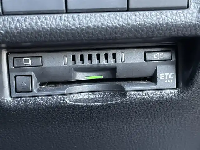 トヨタ ＲＡＶ４ アドベンチャー オフロードPKG 東京都 2021(令3)年 6.1万km アティチュードブラックマイカ トヨタセーフティセンス/・プライクラッシュセーフティ/・レーントレーシングアシスト/・オートハイビーム/・ブラインドスポットモニター/・クリアランスソナー/純正ディスプレイオーディオ/・ナビキット / Bluetooth/バックカメラ/ルーフレール/運転席パワーシート/合皮レザーシート/シートヒーター / ベンチレーション/スペアタイヤ/純正18インチAW/ダウンヒルアシストコントロール/LEDヘッドライト/フォグ/ビルトインETC