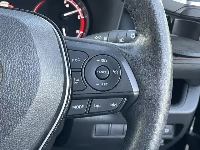 トヨタ ＲＡＶ４ アドベンチャー オフロードPKG 東京都 2021(令3)年 6.1万km アティチュードブラックマイカ トヨタセーフティセンス/・プライクラッシュセーフティ/・レーントレーシングアシスト/・オートハイビーム/・ブラインドスポットモニター/・クリアランスソナー/純正ディスプレイオーディオ/・ナビキット / Bluetooth/バックカメラ/ルーフレール/運転席パワーシート/合皮レザーシート/シートヒーター / ベンチレーション/スペアタイヤ/純正18インチAW/ダウンヒルアシストコントロール/LEDヘッドライト/フォグ/ビルトインETC