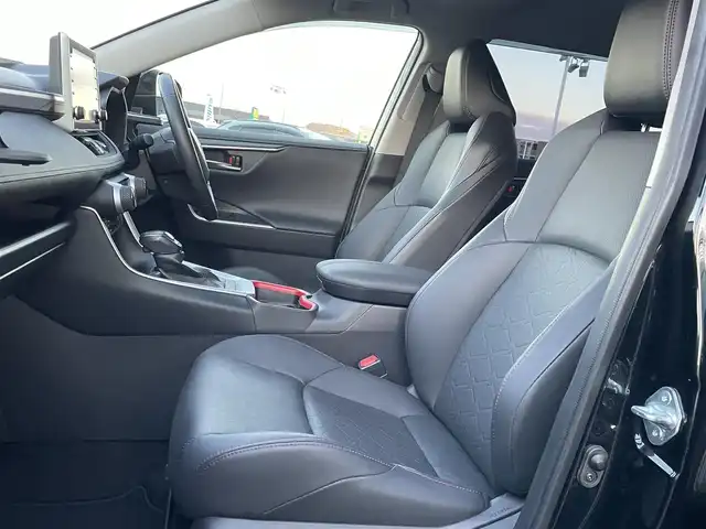 トヨタ ＲＡＶ４ アドベンチャー オフロードPKG 東京都 2021(令3)年 6.1万km アティチュードブラックマイカ トヨタセーフティセンス/・プライクラッシュセーフティ/・レーントレーシングアシスト/・オートハイビーム/・ブラインドスポットモニター/・クリアランスソナー/純正ディスプレイオーディオ/・ナビキット / Bluetooth/バックカメラ/ルーフレール/運転席パワーシート/合皮レザーシート/シートヒーター / ベンチレーション/スペアタイヤ/純正18インチAW/ダウンヒルアシストコントロール/LEDヘッドライト/フォグ/ビルトインETC