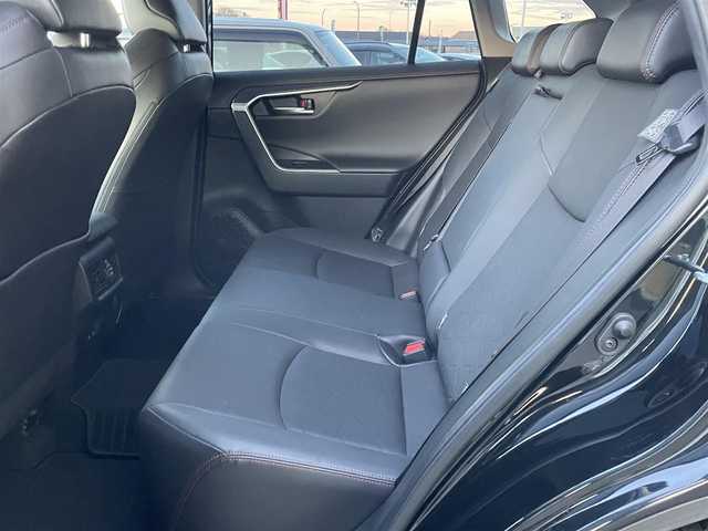 トヨタ ＲＡＶ４ アドベンチャー オフロードPKG 東京都 2021(令3)年 6.1万km アティチュードブラックマイカ トヨタセーフティセンス/・プライクラッシュセーフティ/・レーントレーシングアシスト/・オートハイビーム/・ブラインドスポットモニター/・クリアランスソナー/純正ディスプレイオーディオ/・ナビキット / Bluetooth/バックカメラ/ルーフレール/運転席パワーシート/合皮レザーシート/シートヒーター / ベンチレーション/スペアタイヤ/純正18インチAW/ダウンヒルアシストコントロール/LEDヘッドライト/フォグ/ビルトインETC