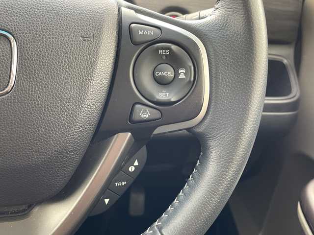 ホンダ フリード ハイブリット G ホンダセンシング 沖縄県 2018(平30)年 1.9万km 赤 純正９インチナビ　（VXM-197VFNi）/（フルセグTV　BLUETOOTH　SD　CD　DVD)　/バックカメラ　/ドライブレコーダー　/ＥＴＣ　/両側パワースライドドア　/ホンダセンシング/クルーズコントロール　/ＬＥＤヘッドライト　/オートライト　/スマートキー/プッシュスタート/オートエアコン/純正15インチアルミホイール/純正フロアマット