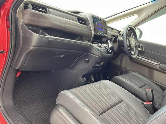 ホンダ フリード ハイブリット G ホンダセンシング 沖縄県 2018(平30)年 1.9万km 赤 純正９インチナビ　（VXM-197VFNi）/（フルセグTV　BLUETOOTH　SD　CD　DVD)　/バックカメラ　/ドライブレコーダー　/ＥＴＣ　/両側パワースライドドア　/ホンダセンシング/クルーズコントロール　/ＬＥＤヘッドライト　/オートライト　/スマートキー/プッシュスタート/オートエアコン/純正15インチアルミホイール/純正フロアマット