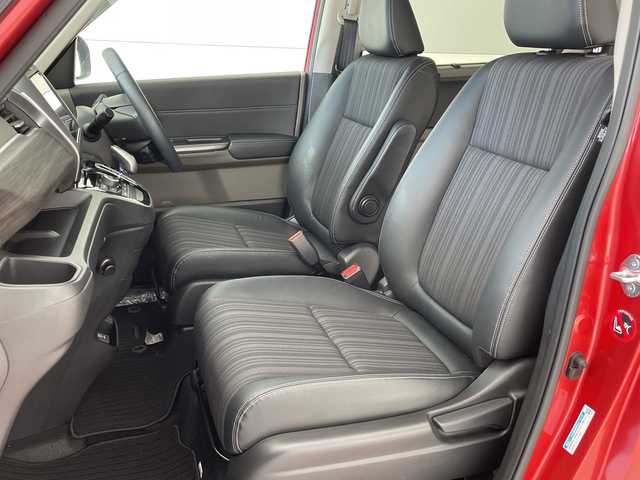 ホンダ フリード ハイブリット G ホンダセンシング 沖縄県 2018(平30)年 1.9万km 赤 純正９インチナビ　（VXM-197VFNi）/（フルセグTV　BLUETOOTH　SD　CD　DVD)　/バックカメラ　/ドライブレコーダー　/ＥＴＣ　/両側パワースライドドア　/ホンダセンシング/クルーズコントロール　/ＬＥＤヘッドライト　/オートライト　/スマートキー/プッシュスタート/オートエアコン/純正15インチアルミホイール/純正フロアマット