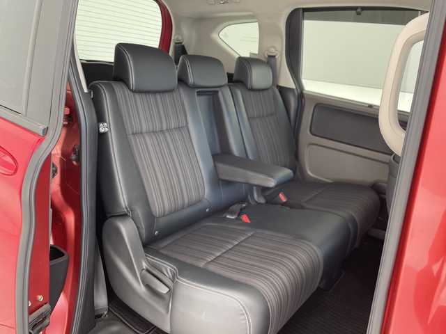 ホンダ フリード ハイブリット G ホンダセンシング 沖縄県 2018(平30)年 1.9万km 赤 純正９インチナビ　（VXM-197VFNi）/（フルセグTV　BLUETOOTH　SD　CD　DVD)　/バックカメラ　/ドライブレコーダー　/ＥＴＣ　/両側パワースライドドア　/ホンダセンシング/クルーズコントロール　/ＬＥＤヘッドライト　/オートライト　/スマートキー/プッシュスタート/オートエアコン/純正15インチアルミホイール/純正フロアマット