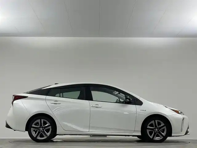 トヨタ プリウス A ツーリングセレクション 埼玉県 2020(令2)年 5.6万km ホワイトパールクリスタルシャイン 純正ナビゲーション/CD/DVD/Bluetooth/フルセグTV/バックカメラ/ヘッドアップディスプレイ/衝突被害軽減システム/レーンキープアシスト/コーナーセンサー/レーダークルーズコントロール/パーキングアシスト/プッシュスタート/スマートキー/ビルトインETC/ドライブレコーダー/運転席パワーシート/前席シートヒーター/純正AW/オートライト/オートマチックハイビーム/LEDヘッドライト
