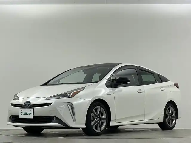 トヨタ プリウス A ツーリングセレクション 埼玉県 2020(令2)年 5.6万km ホワイトパールクリスタルシャイン 純正ナビゲーション/CD/DVD/Bluetooth/フルセグTV/バックカメラ/ヘッドアップディスプレイ/衝突被害軽減システム/レーンキープアシスト/コーナーセンサー/レーダークルーズコントロール/パーキングアシスト/プッシュスタート/スマートキー/ビルトインETC/ドライブレコーダー/運転席パワーシート/前席シートヒーター/純正AW/オートライト/オートマチックハイビーム/LEDヘッドライト