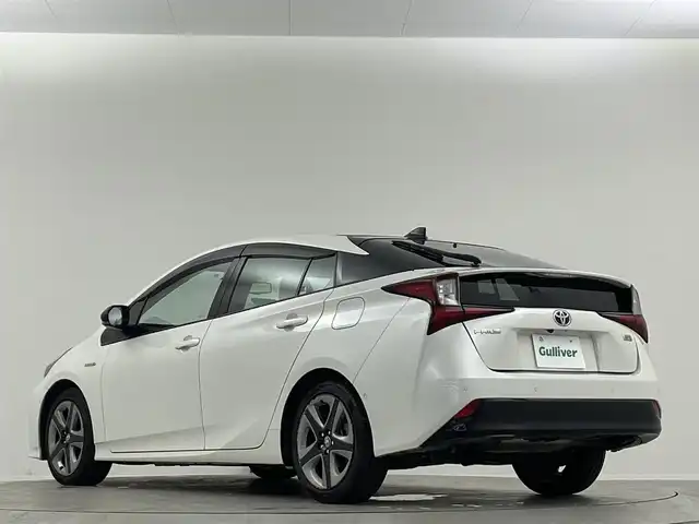 トヨタ プリウス A ツーリングセレクション 埼玉県 2020(令2)年 5.6万km ホワイトパールクリスタルシャイン 純正ナビゲーション/CD/DVD/Bluetooth/フルセグTV/バックカメラ/ヘッドアップディスプレイ/衝突被害軽減システム/レーンキープアシスト/コーナーセンサー/レーダークルーズコントロール/パーキングアシスト/プッシュスタート/スマートキー/ビルトインETC/ドライブレコーダー/運転席パワーシート/前席シートヒーター/純正AW/オートライト/オートマチックハイビーム/LEDヘッドライト