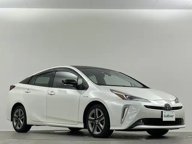トヨタ プリウス A ツーリングセレクション 埼玉県 2020(令2)年 5.6万km ホワイトパールクリスタルシャイン 純正ナビゲーション/CD/DVD/Bluetooth/フルセグTV/バックカメラ/ヘッドアップディスプレイ/衝突被害軽減システム/レーンキープアシスト/コーナーセンサー/レーダークルーズコントロール/パーキングアシスト/プッシュスタート/スマートキー/ビルトインETC/ドライブレコーダー/運転席パワーシート/前席シートヒーター/純正AW/オートライト/オートマチックハイビーム/LEDヘッドライト