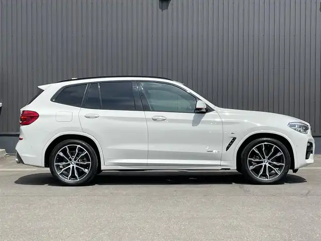 ＢＭＷ Ｘ３ xDrive20d Mスポーツ 青森県 2017(平29)年 5.1万km アルピンホワイトⅢ /4WD/パノラマサンルーフ/黒革シート/ハイラインＰＫＧ　/イノベーションＰ　/ｈａｒｍａｎｋａｒｄサウンド　/ＡＣＣ　　/HUD/全席シートヒーター　/D席メモリー付き//　前席パワーシート /純正HDDナビ　/　(フルセグＴＶ/DVD/Bt/USB//　Screen Mirroring)　/３６０°ドライビングアシストプラス　/パーキングアシストプラス　/衝突軽減ブレーキ/置くだけ充電/オートワイパー/オートマチックハイビーム/LEDライト/前後フォグランプ/パワーバックドア/ウインカーミラー /電動格納ミラー/W/サイド/カーテンエアバッグ/ABS/スマートキー・インテリキー/保証書/取説
