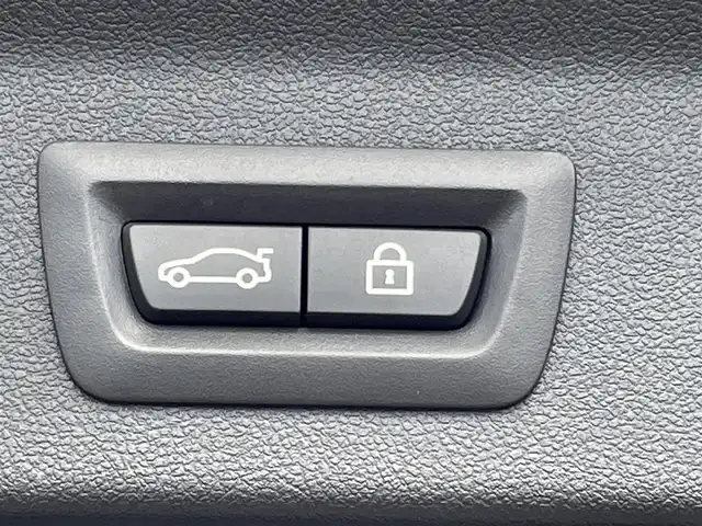 ＢＭＷ Ｘ３ xDrive20d Mスポーツ 青森県 2017(平29)年 5.1万km アルピンホワイトⅢ /4WD/パノラマサンルーフ/黒革シート/ハイラインＰＫＧ　/イノベーションＰ　/ｈａｒｍａｎｋａｒｄサウンド　/ＡＣＣ　　/HUD/全席シートヒーター　/D席メモリー付き//　前席パワーシート /純正HDDナビ　/　(フルセグＴＶ/DVD/Bt/USB//　Screen Mirroring)　/３６０°ドライビングアシストプラス　/パーキングアシストプラス　/衝突軽減ブレーキ/置くだけ充電/オートワイパー/オートマチックハイビーム/LEDライト/前後フォグランプ/パワーバックドア/ウインカーミラー /電動格納ミラー/W/サイド/カーテンエアバッグ/ABS/スマートキー・インテリキー/保証書/取説