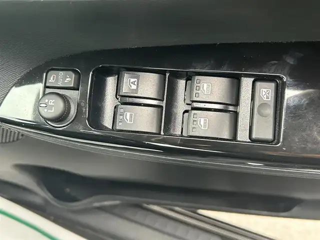 ダイハツ タント カスタム X SA Ⅲ 静岡県 2019(平31)年 3.5万km ブラックマイカメタリック 社外メモリナビ/（AM/FM/CD/DVD/BT)/片側パワースライドドア /ETC/スマートキー/プッシュスタート/スマートアシスト３/・衝突被害軽減ブレーキ/・横滑り防止装置/オートライト/オートマチックハイビーム/スペアキー/純正フロアマット/ドアバイザー/純正１４インチアルミホイール/保証書/取り扱い説明書