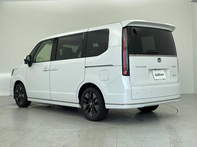 ホンダ ステップワゴン スパーダ eHEV 愛知県 2025(令7)年 0.1万km未満 プラチナホワイトパール 登録済未使用車/11.4型純正ナビ/・フルセグテレビ/・CD/DVD/・Bluetooth/・androidauto/・Applecarplay/バックカメラ/両側パワースライドドア/パワーテールゲート/衝突軽減ブレーキ/レーンキープアシストシステム/ブラインドスポットインフォメーション/アダプティブクルーズコントロール/トラフィックジャムアシスト/オートハイビーム/標識認識/減速セレクター/横滑り防止/パドルシフト/全列USBチャージャー
